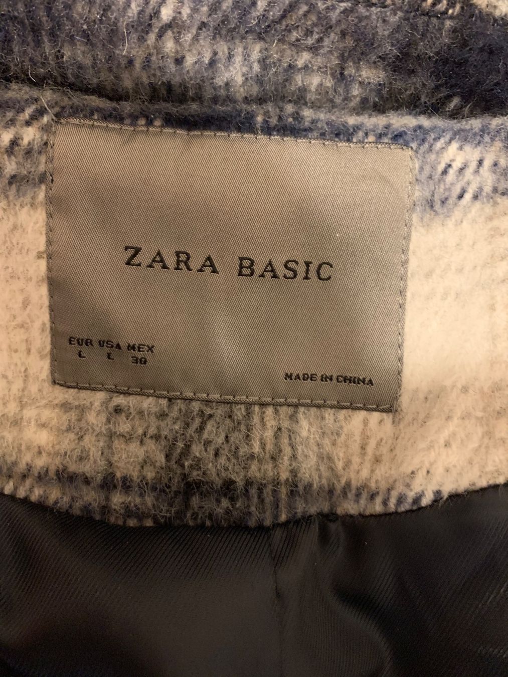 Zara Cappotti: Damen Mantel mit grosse Kapuze. – Usato da Huttwil venduto da Nedja0 8
