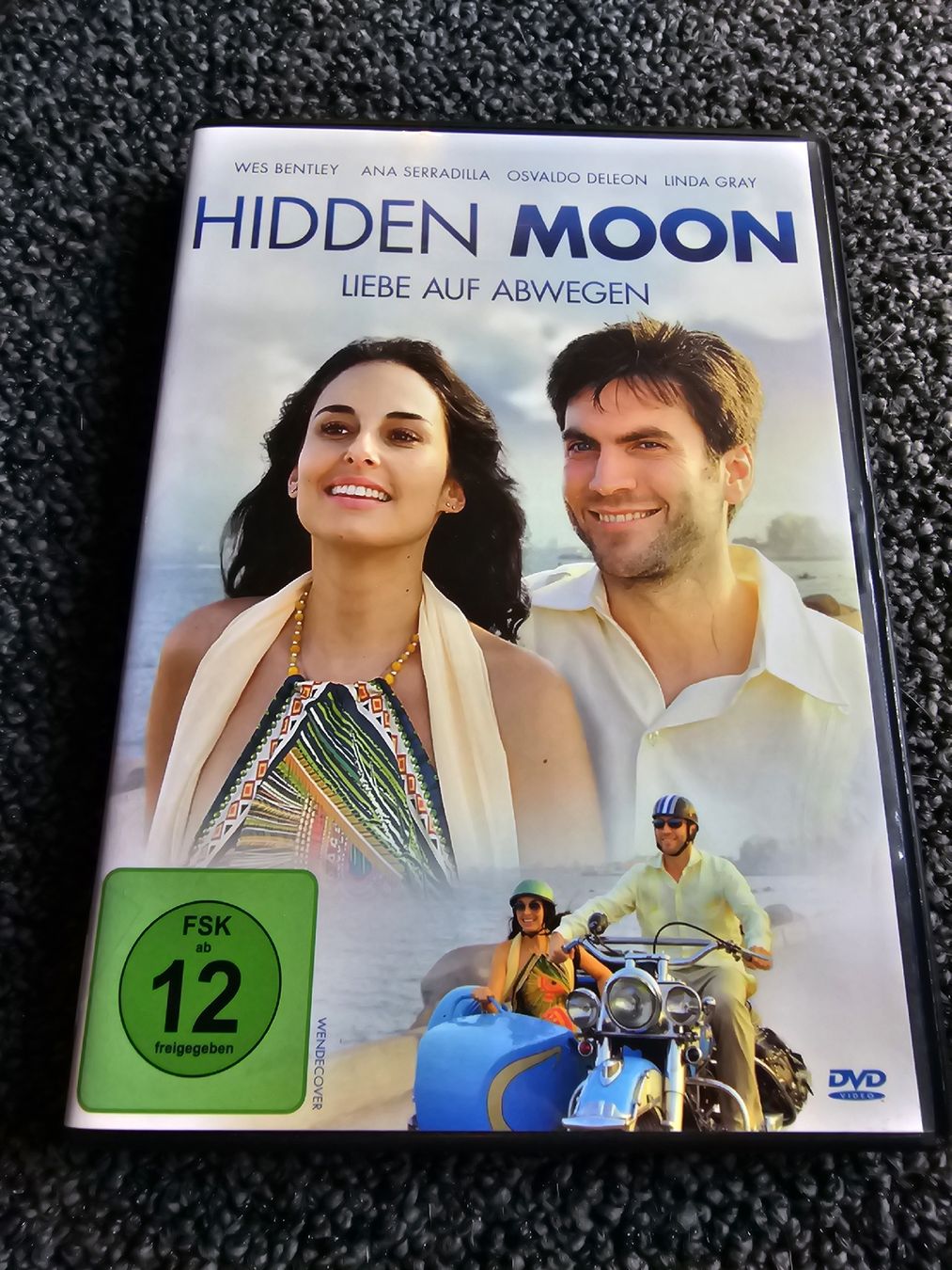 Tutti i DVDs: DVD Hidden Moon(16252) – Usato da Ruswil venduto da jan_bxl5
