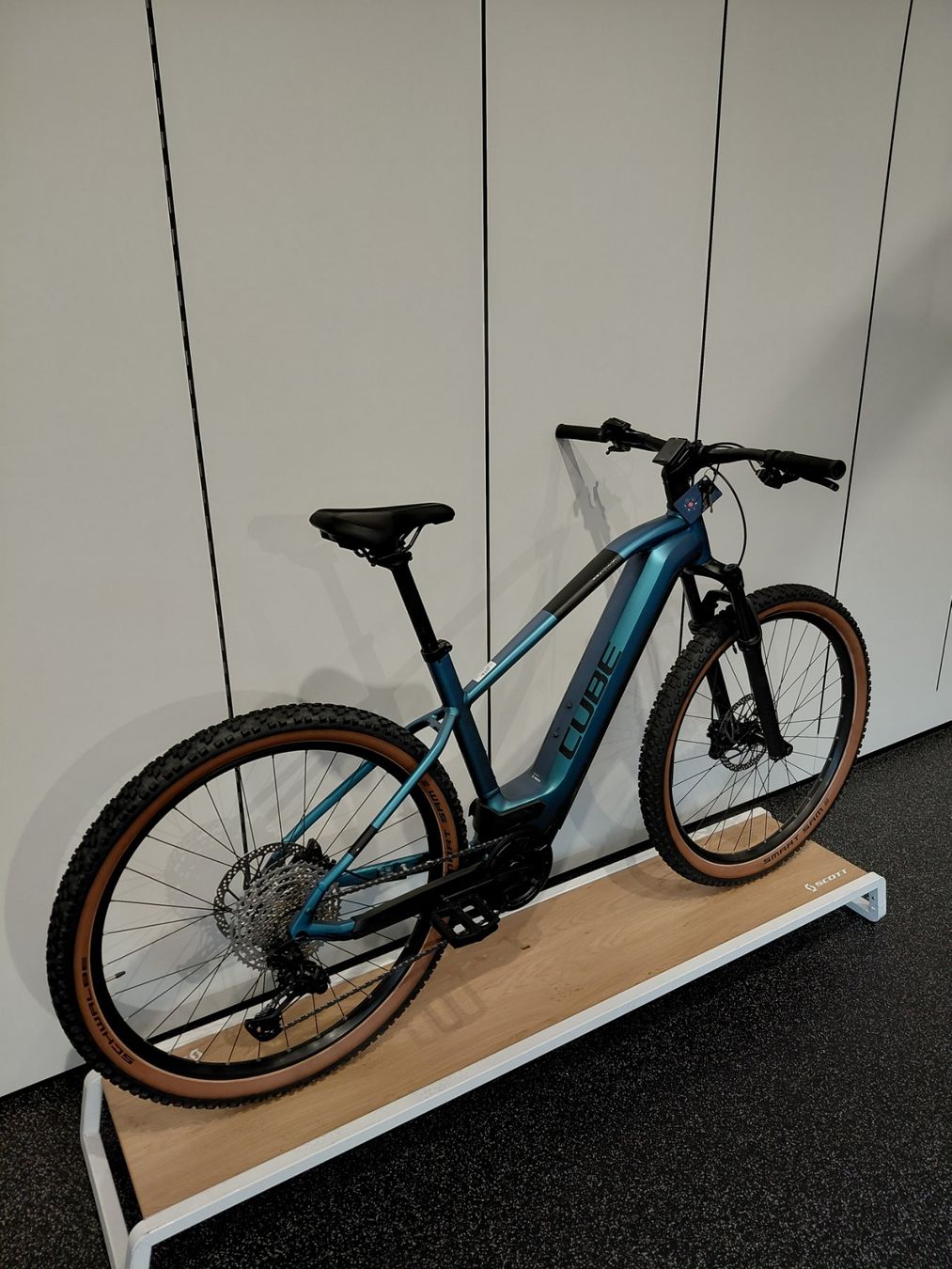 Cube Velos: Cube Reaction Hybrid Race 750 2024 – Neu und originalverpackt aus Klosters von mie_9vjk 1