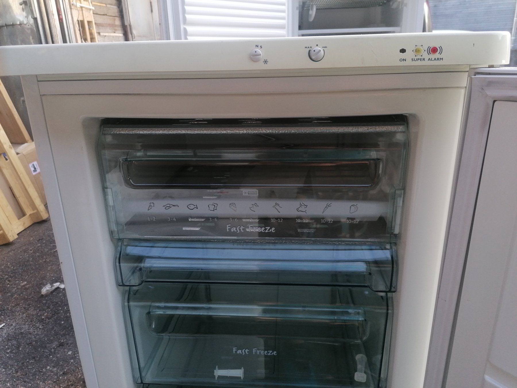 Electrolux Congelatori: Electrolux Gefrierschrank EU:6836 c.Type:B227796. – Usato da Biel / bienne venduto da Sarouch9 5