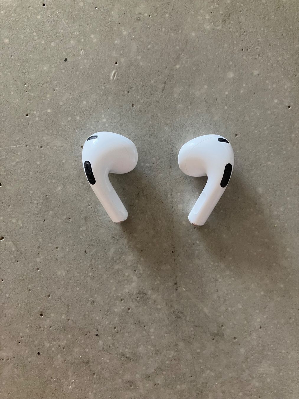 Apple Cuffie: Apple AirPods 3 – Usato da Lausanne venduto da mr.v 7
