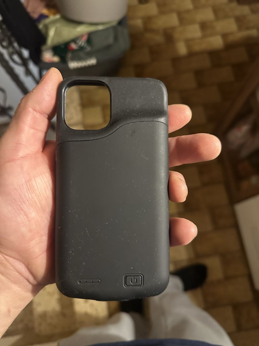 Apple Cover & Protezioni schermo: Etuis batterie Iphone 11 pro – Nuovo (secondo la descrizione) da Avenches venduto da Myth_Cloth 1