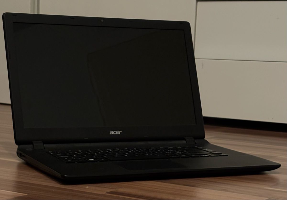 Acer Notebook: Laptop zu Verkaufen. – Usato da Niederuzwil venduto da nur_2tzc