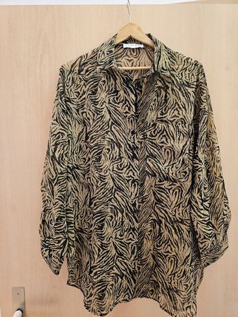 durchsichtige Bluse, Gr. S, Oversize, mit Lurexstreifen