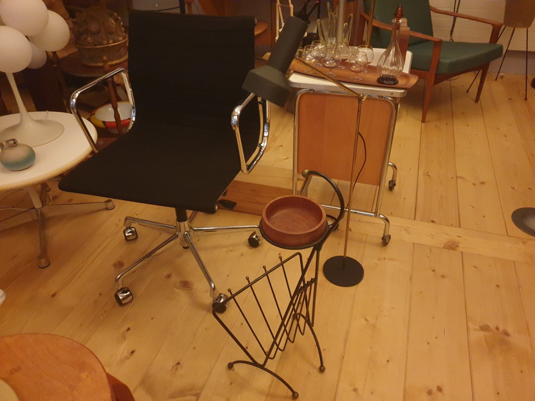Vitra Chaises: Eames Vitra EA 117 Office Chair – D'occasion à rebstein par spacy73 2