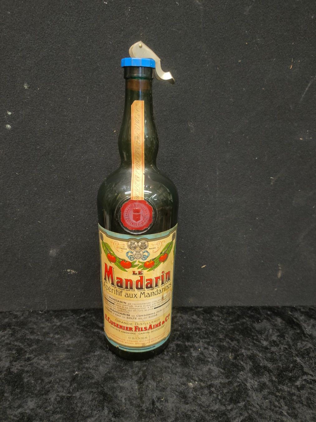 Bevande alcoliche: LE MANDARIN APÉRITIF AUX MANDARINES – Usato da Genève venduto da Leboucheoreilles