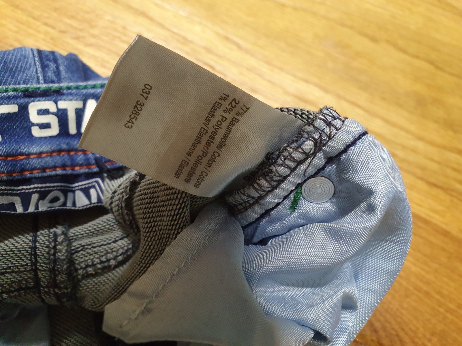Pantaloni: Hosen 92/98 – Usato da Muri AG venduto da ClaudiaK91 1
