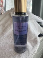 Vivtoria's Secret Midnight Bloom 250ml Fragance Mist / NEU