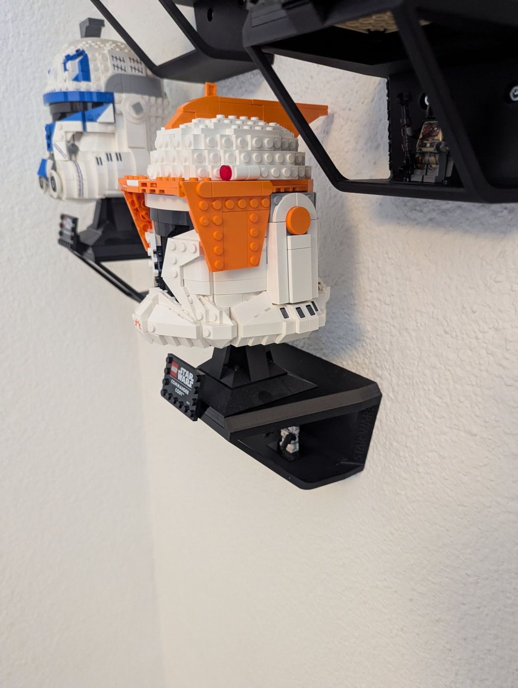 Lego Kit di costruzioni: Lego Star Wars Helm Wandhalterung – Usato da Wanzwil venduto da TinuMeyer 1