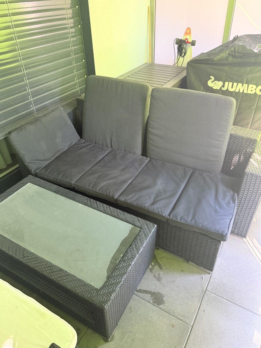 Divani: Rattan Lounge mit Polster und Tisch – Usato da Wetzikon ZH venduto da Danno13 3