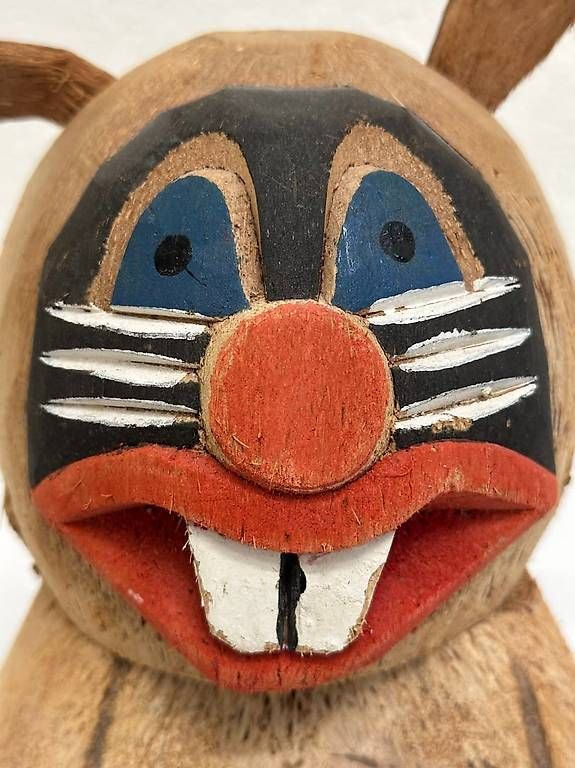 Tutte le decorazioni: Handgeschnitzte Kokosnuss Hasenfiguren aus Holz – Usato da Obernau venduto da Arche_Noah_Brocki 2