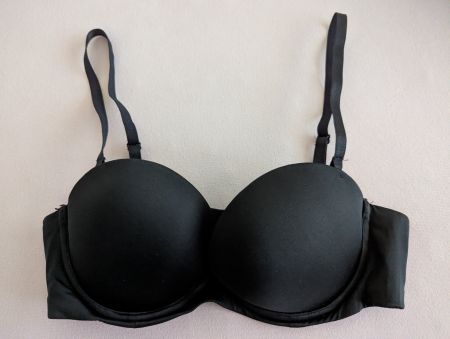H&M BH schwarz gepolstert Grösse 75B wie neu