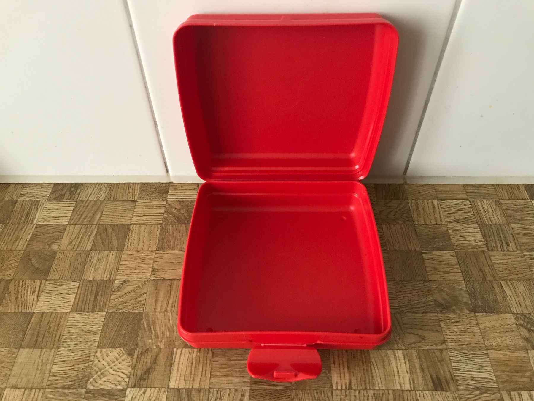 Tupperware Contenitori & Simili: Tupperware.  hübsches Böxli – Usato da Birmensdorf ZH venduto da Hilhan 1