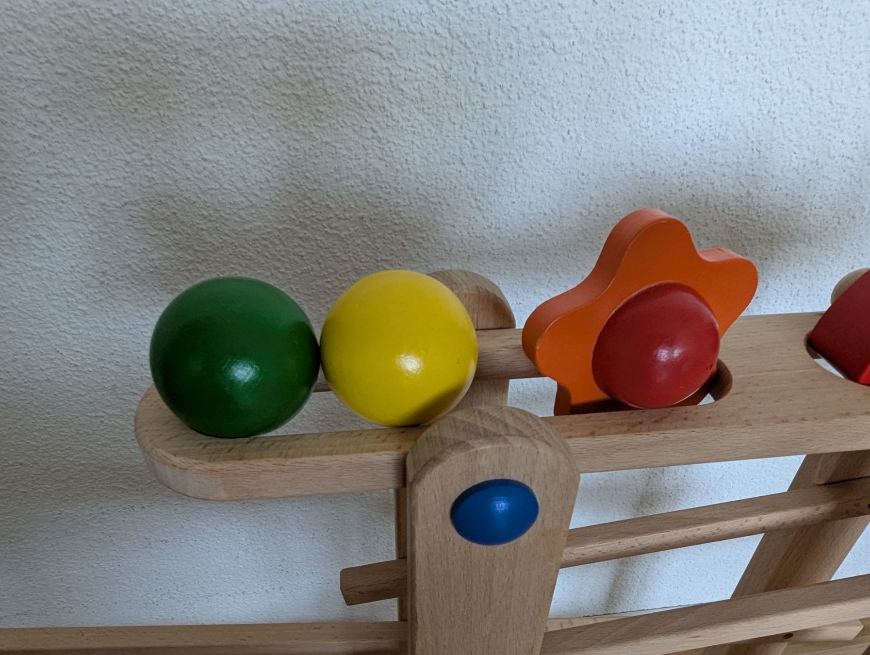 Spielzeuge: Coemo Kugelbahn Holz ab 1 Jahr – Neu (gemäss Beschreibung) aus Au ZH von liinaj 2