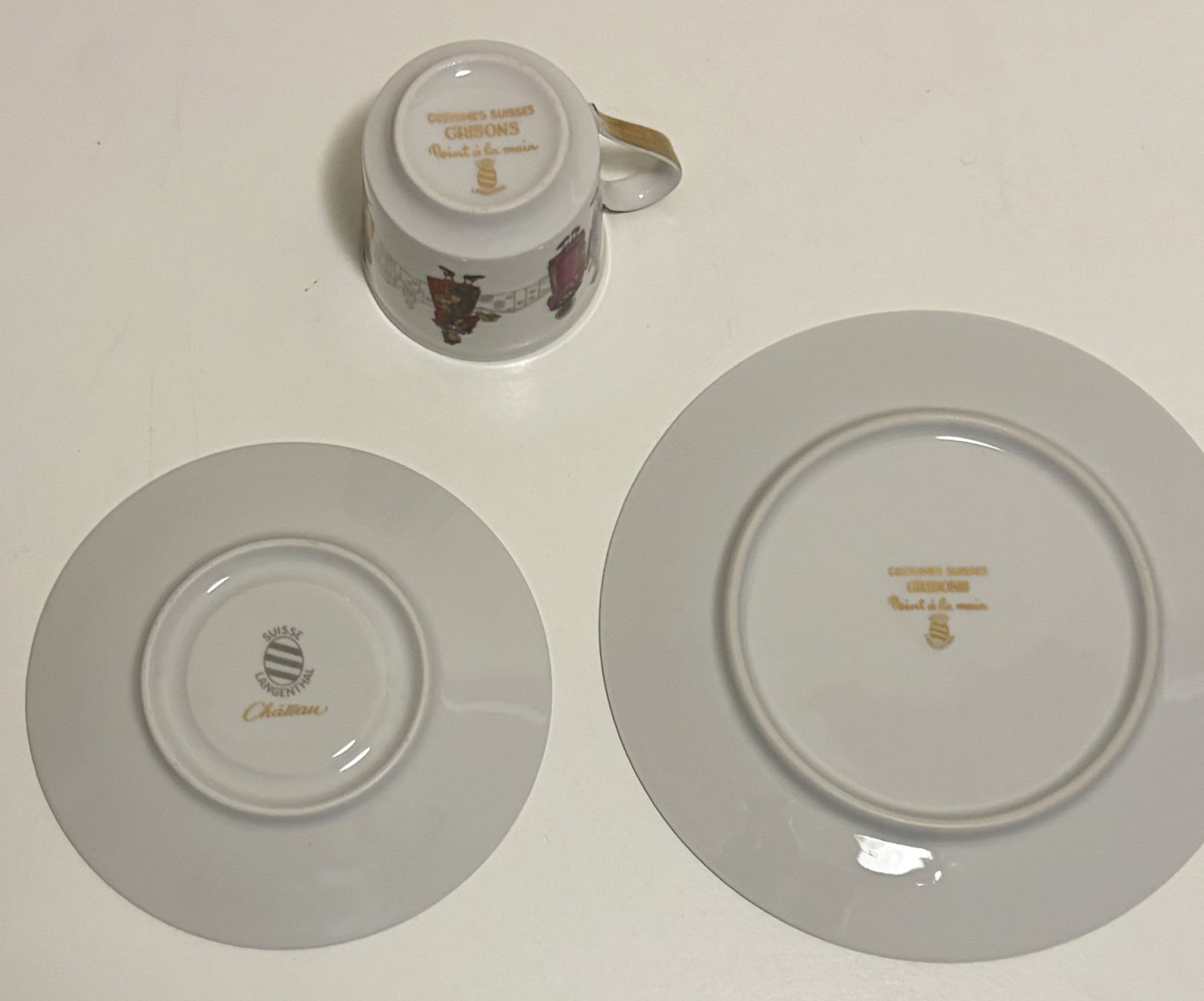 Set di piatti: Langenthal Mocca Set 3teilig Trachten handbemalt Grisons TOP – Usato da Wangen b. Olten venduto da Buntgemischt 3