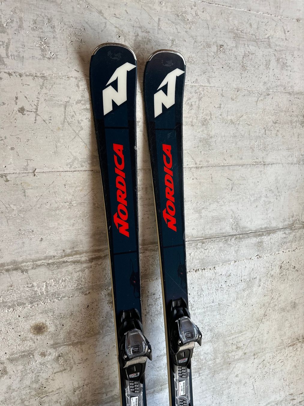 Nordica Sci: Nordica Spitfire Ski 156cm – Usato da Emmenbrücke venduto da karkarkar 1