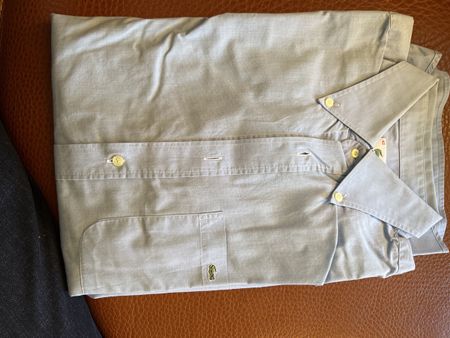 1 chemise Lacoste taille 42 couleur bleu ciel selon photos