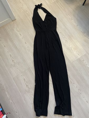 Jumpsuit schwarz Neckholder Grösse M