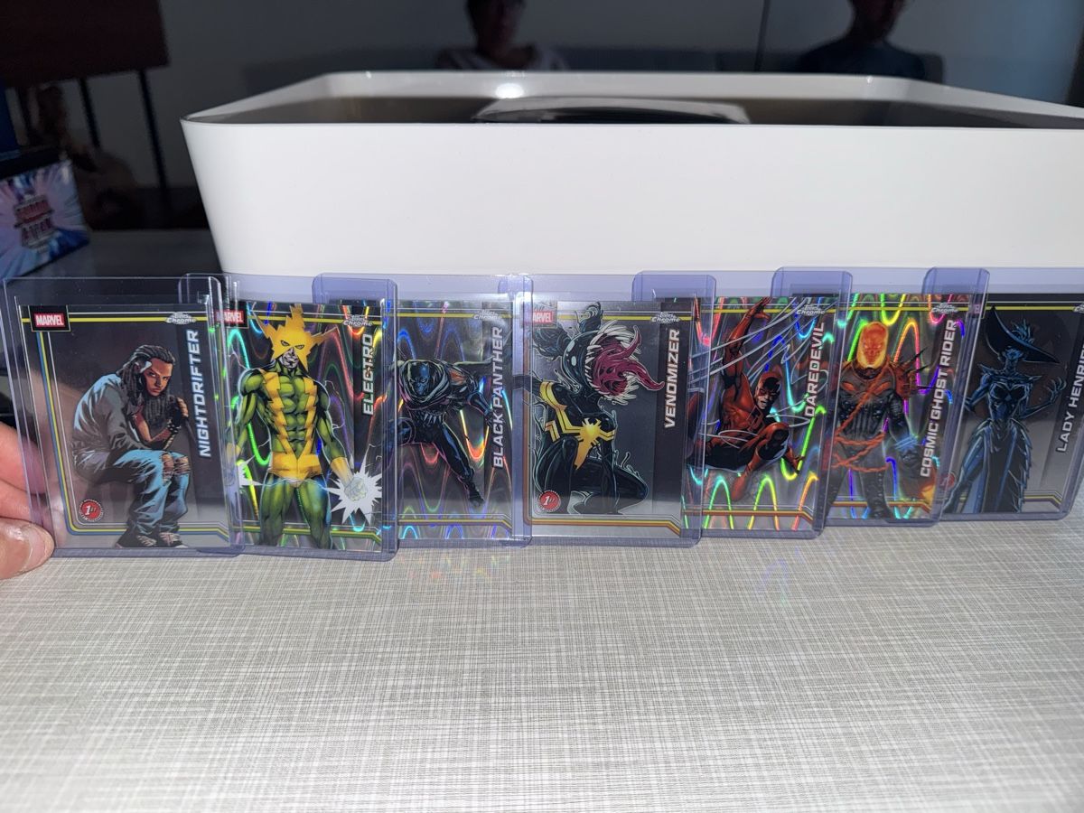 Marvel Carte collezionabili: Lot Topps chrome Marvel 2026 + insert /50 et autre – Nuovo (secondo la descrizione) da Vallamand venduto da Cardscollector 5
