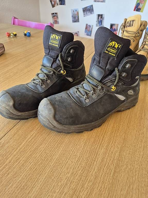 Scarpe da uomo: Stahlkappen Schuhe – Usato da Menziken venduto da MJoder