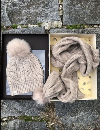 UGG Set Mütze und Schal