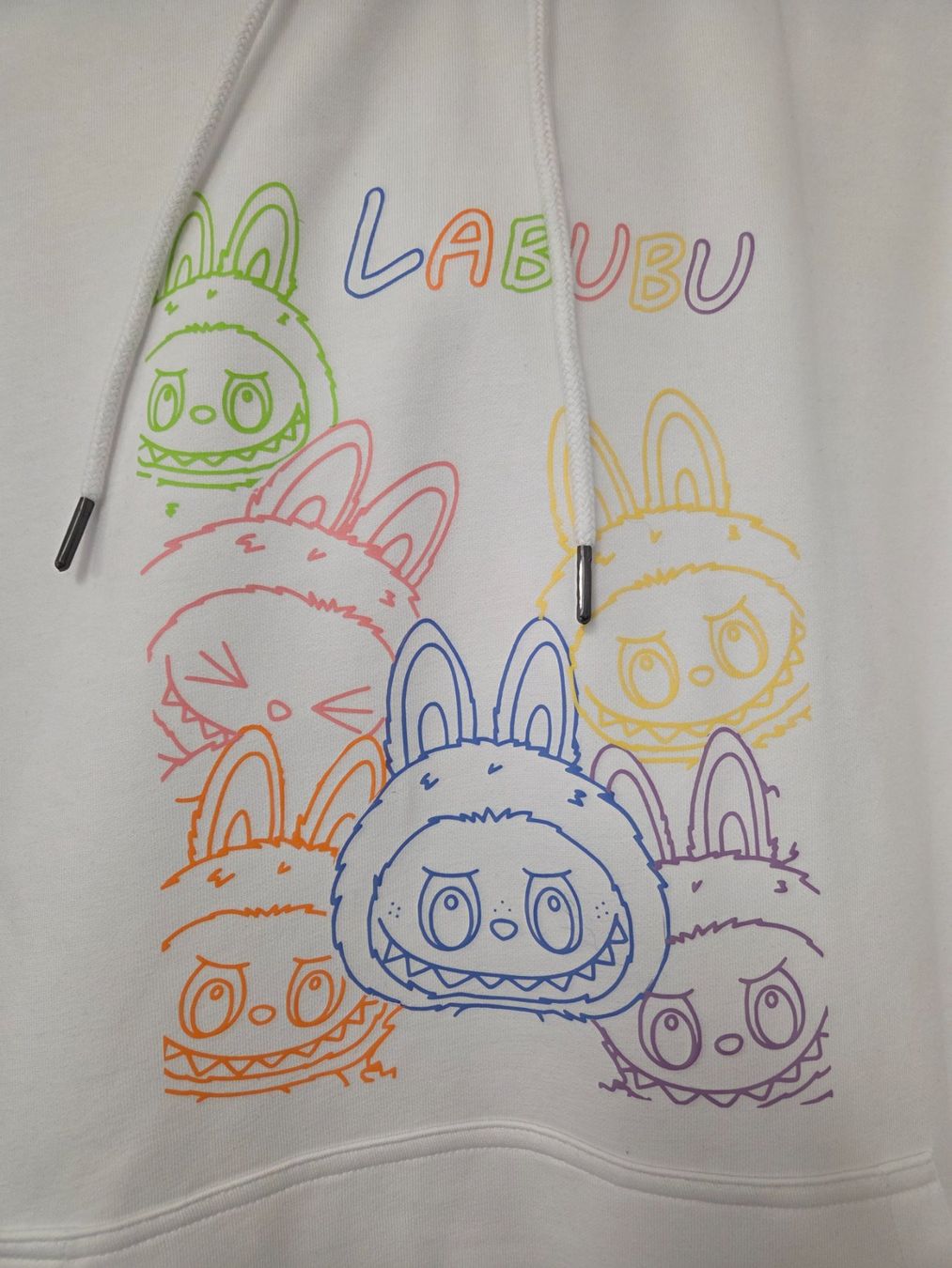 Maglioni & Felpe: Sweat à capuche  blanc Labubu  taille L NEUF – Nuovo e nell'imballaggio originale da St-Imier venduto da goodber 1