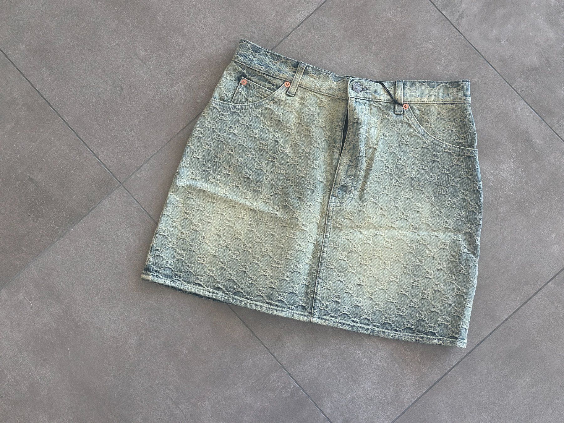 Gucci Röcke: New denim skirt Gucci – Neu und originalverpackt aus Lugano von juledo
