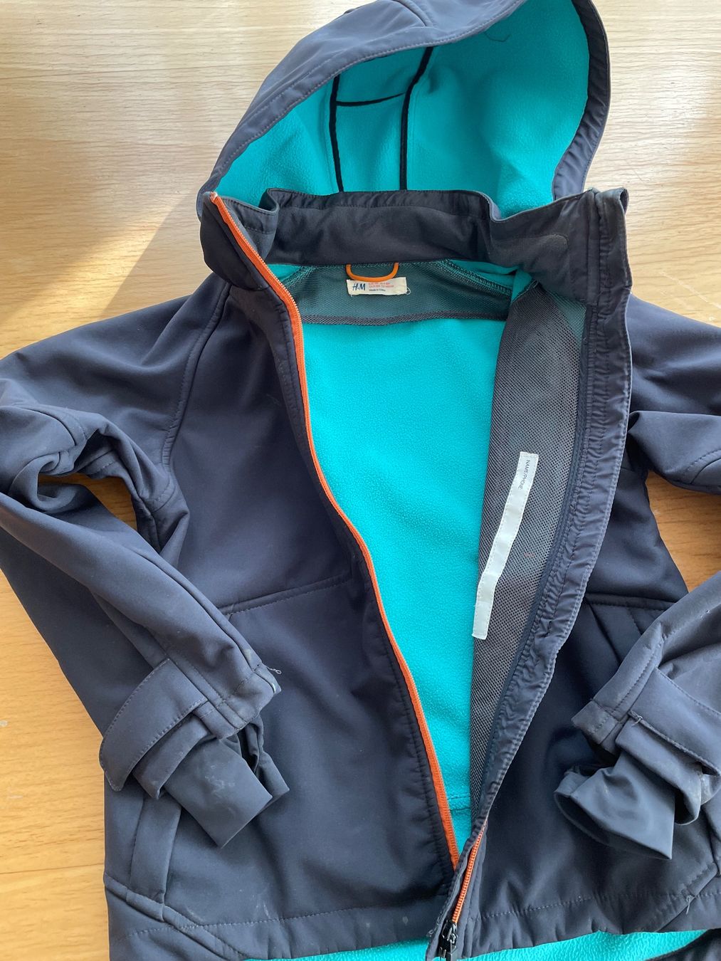 H&M Jacken & Mäntel: Softshell Jacke für Kinder. H&M. Grösse 140. – Gebraucht aus Seengen von swossi 1