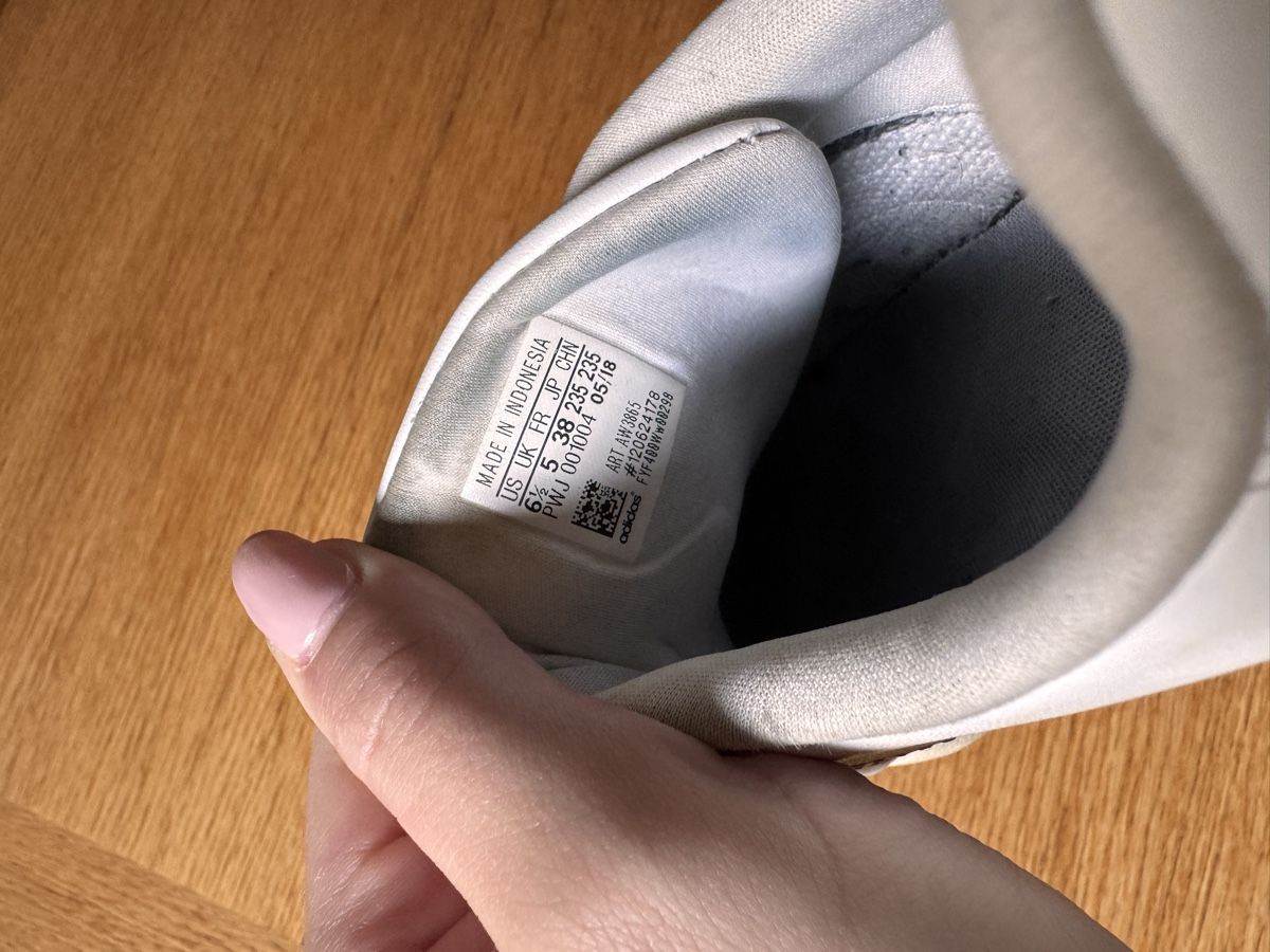 Adidas Damenschuhe: Adidas sneaker – Gebraucht aus Celerina von gia_z8rb 1