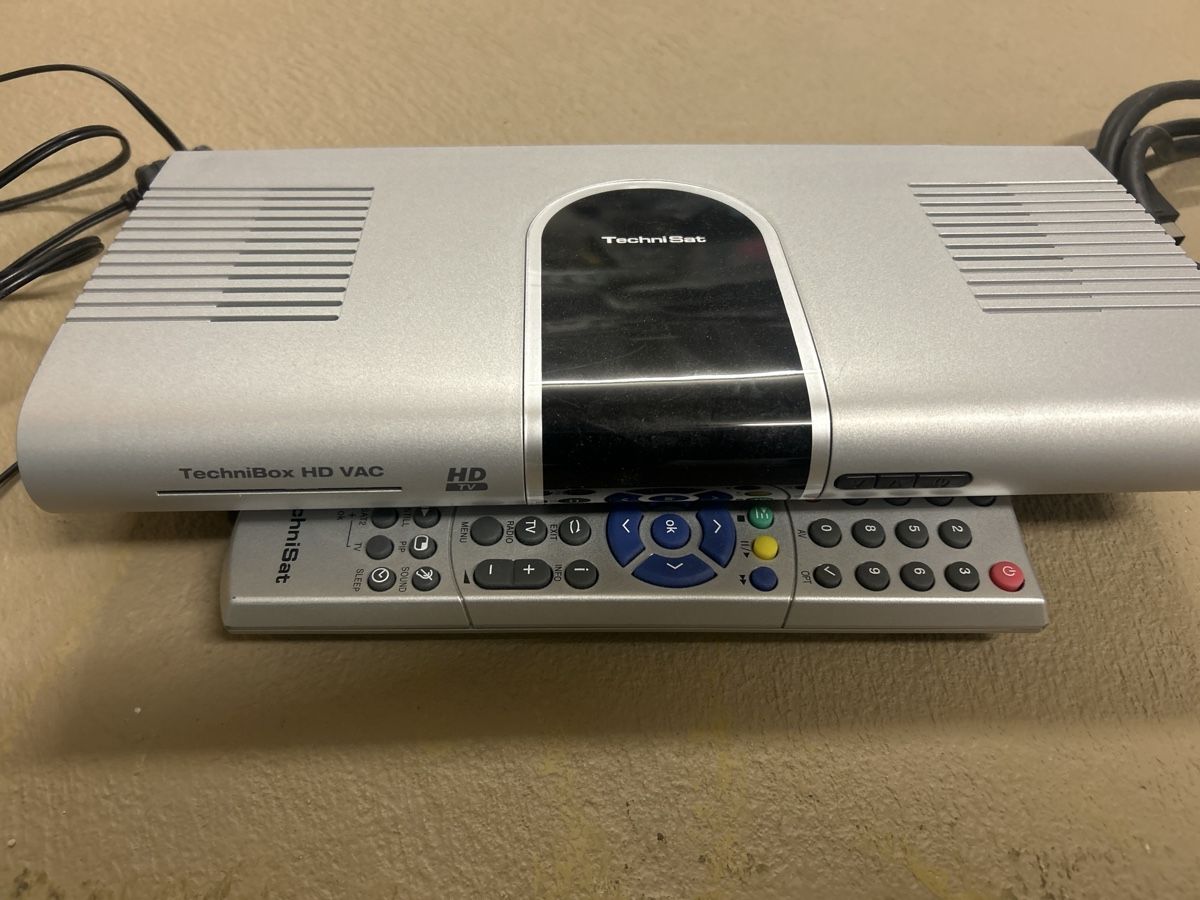 Technisat Récepteurs: TechniSat HD VAC Receiver – D'occasion à Romanshorn par Engel22 4