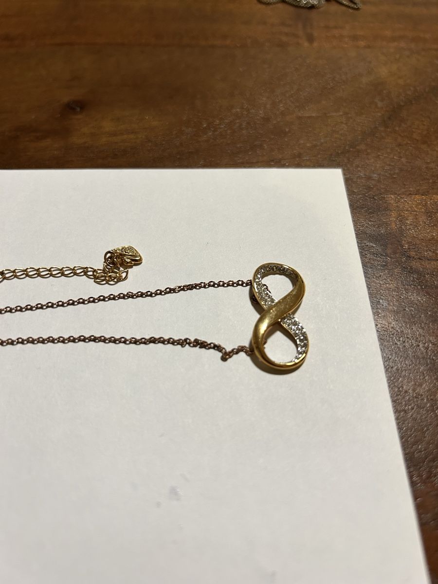 Swarovski Catenine: Swarovski Infinity Necklace  – Nuovo (secondo la descrizione) da Zürich venduto da mangel 2