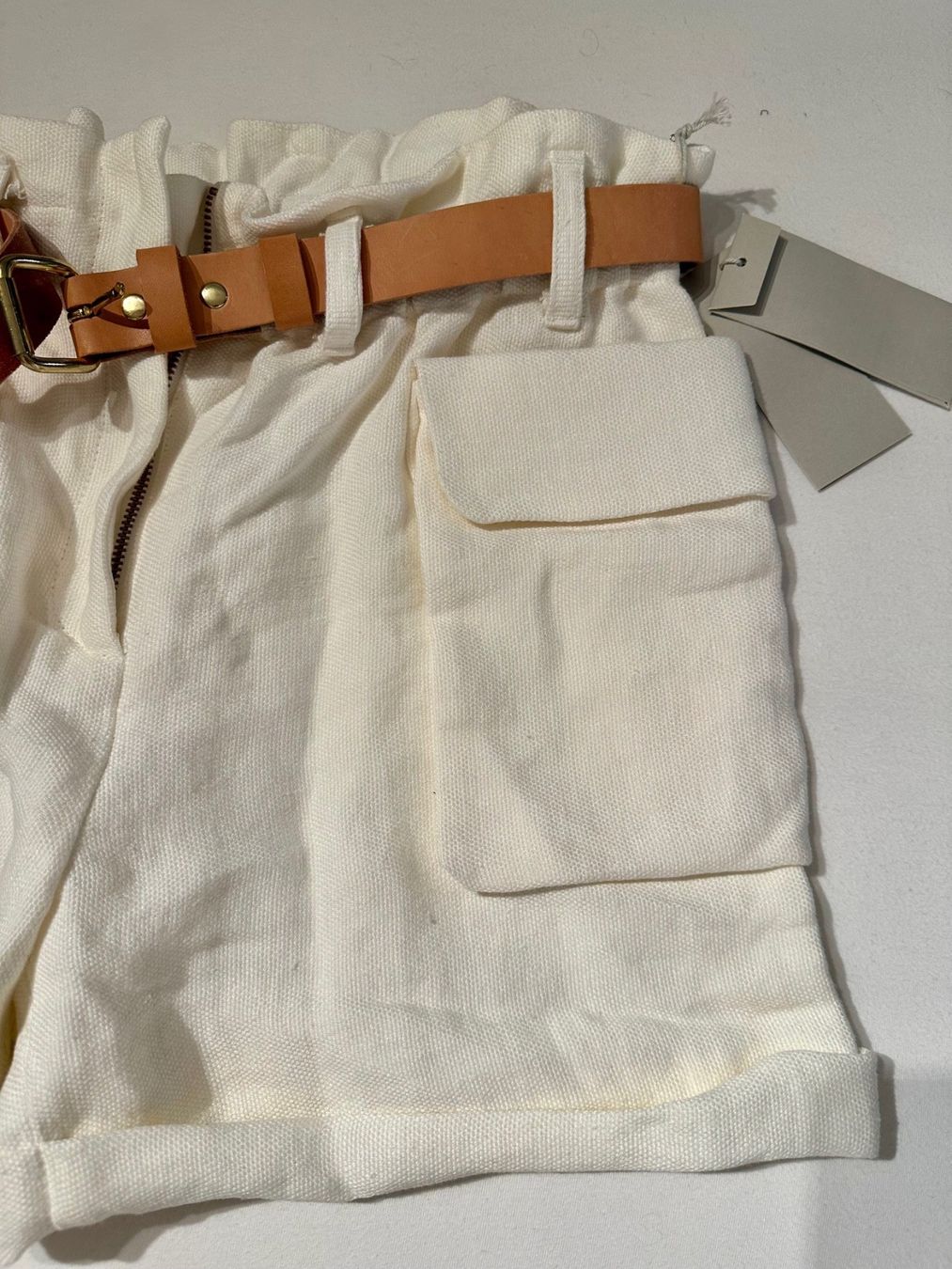 Pantaloni: A.L.C Linen off white shorts – Nuovo e nell'imballaggio originale da Dallenwil venduto da ZD2019 4