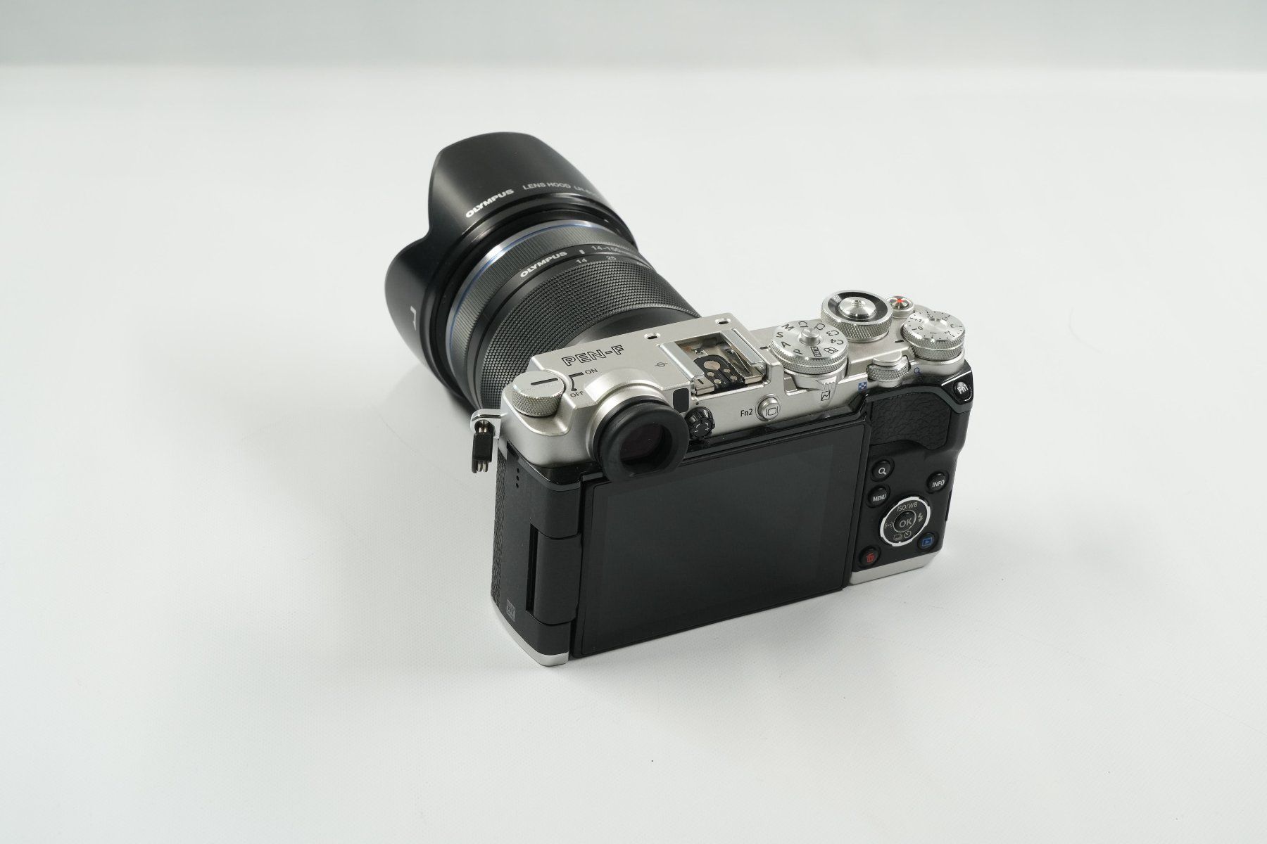 Olympus Fotocamera: Olympus PEN-F Kamera mit Objektiv 14-150mm – Usato da Galgenen venduto da Fmg 2