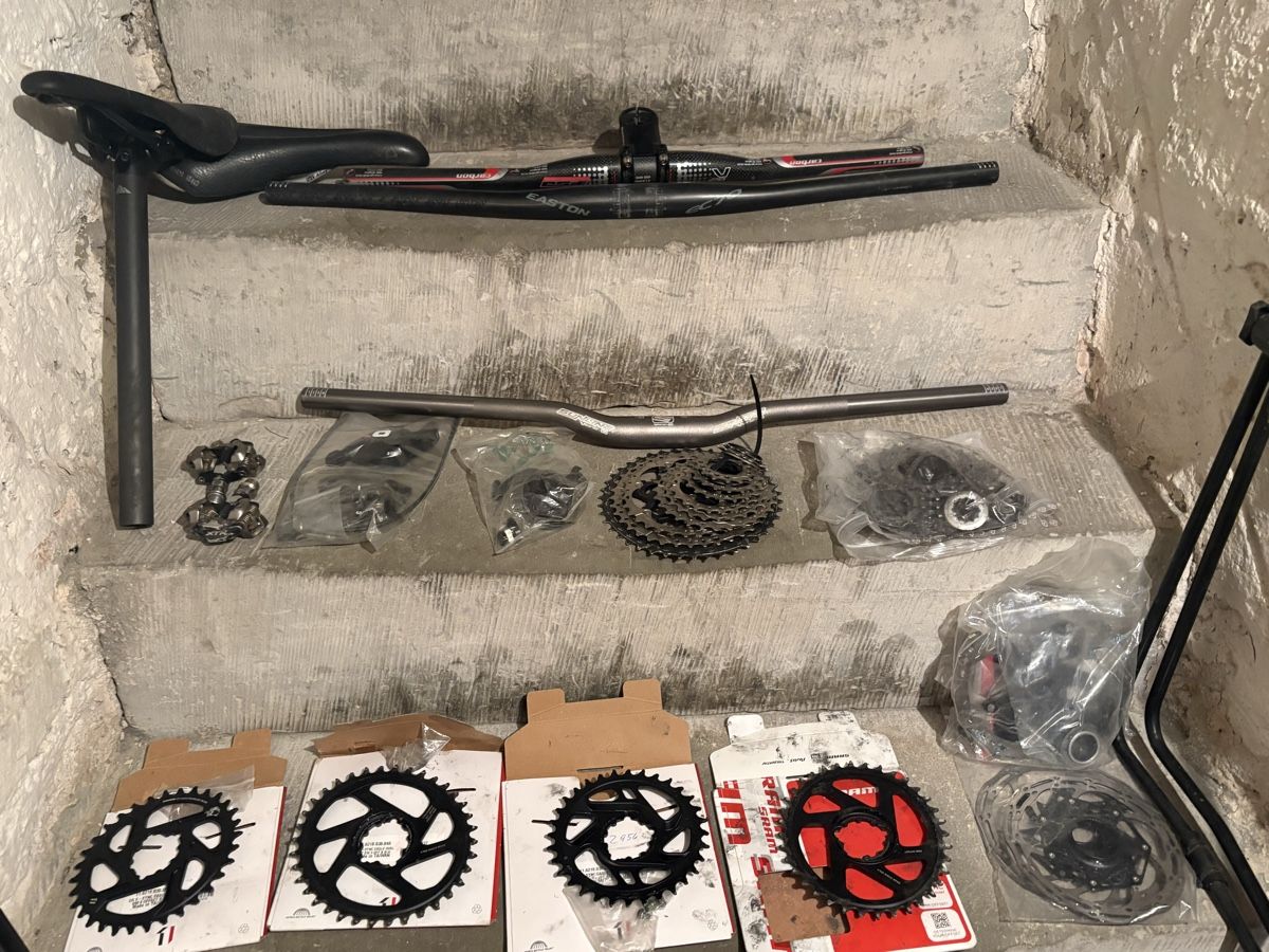Pezzi di ricambio: Konvolut Biketeile – Usato da Burgdorf venduto da Hobby31 3