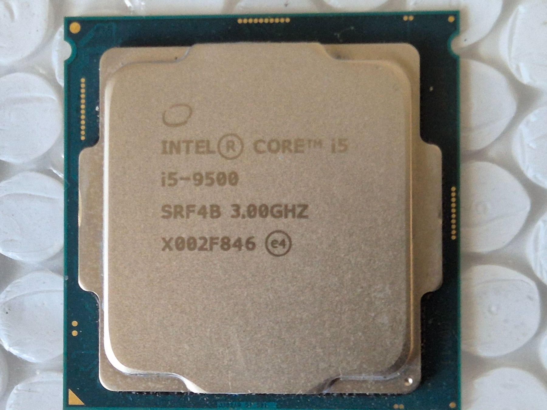 Intel Composants électroniques: Intel core i5-9500 – D'occasion à Roggwil BE par GLDANI