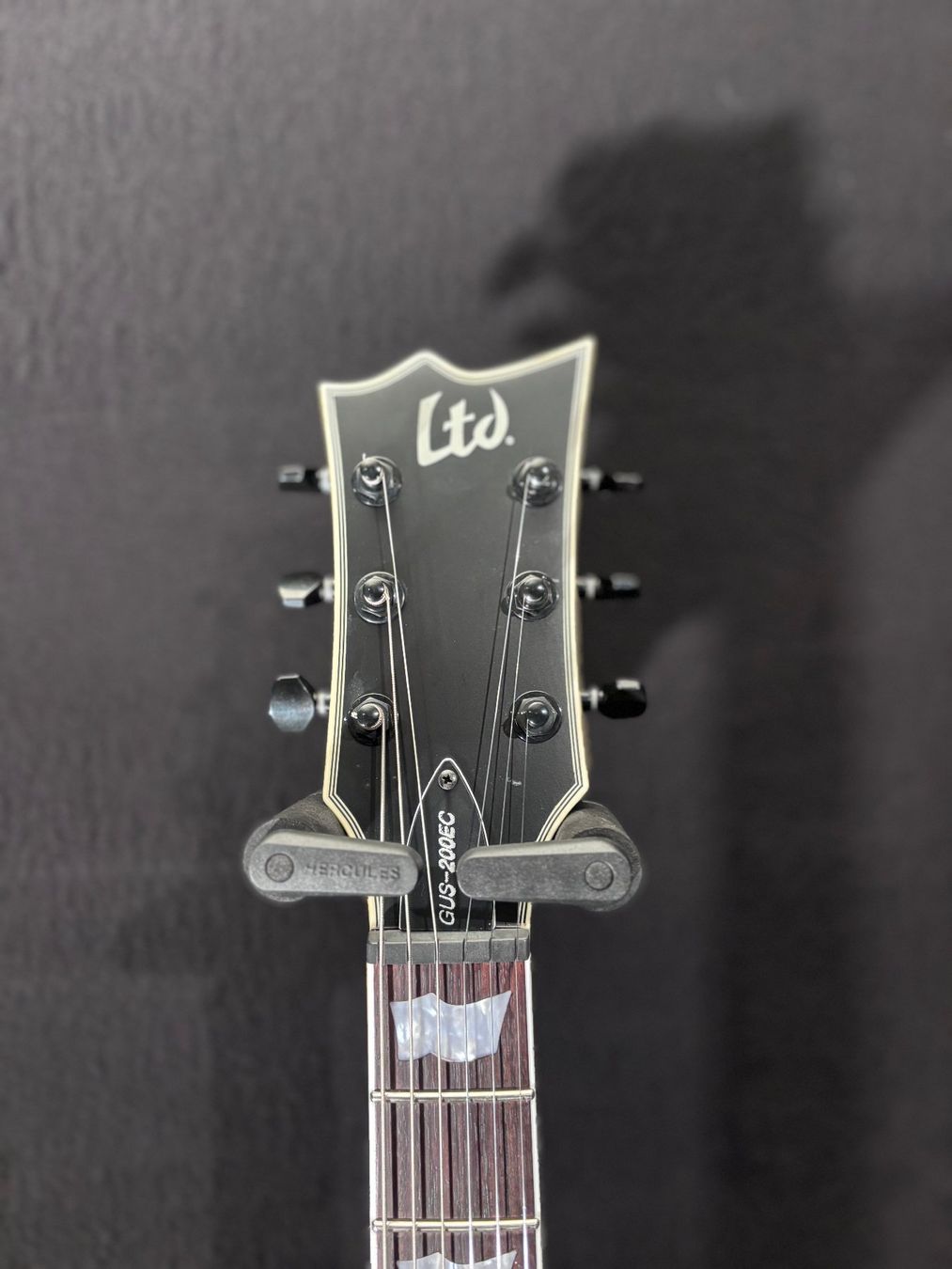 Esp Musikinstrumente: ESP LTD GUS-200EC BLKS Eclipse Black Satin E-Gitarre – Neu und originalverpackt aus Kaiserstuhl AG von GTM-Kaiserstuhl 2