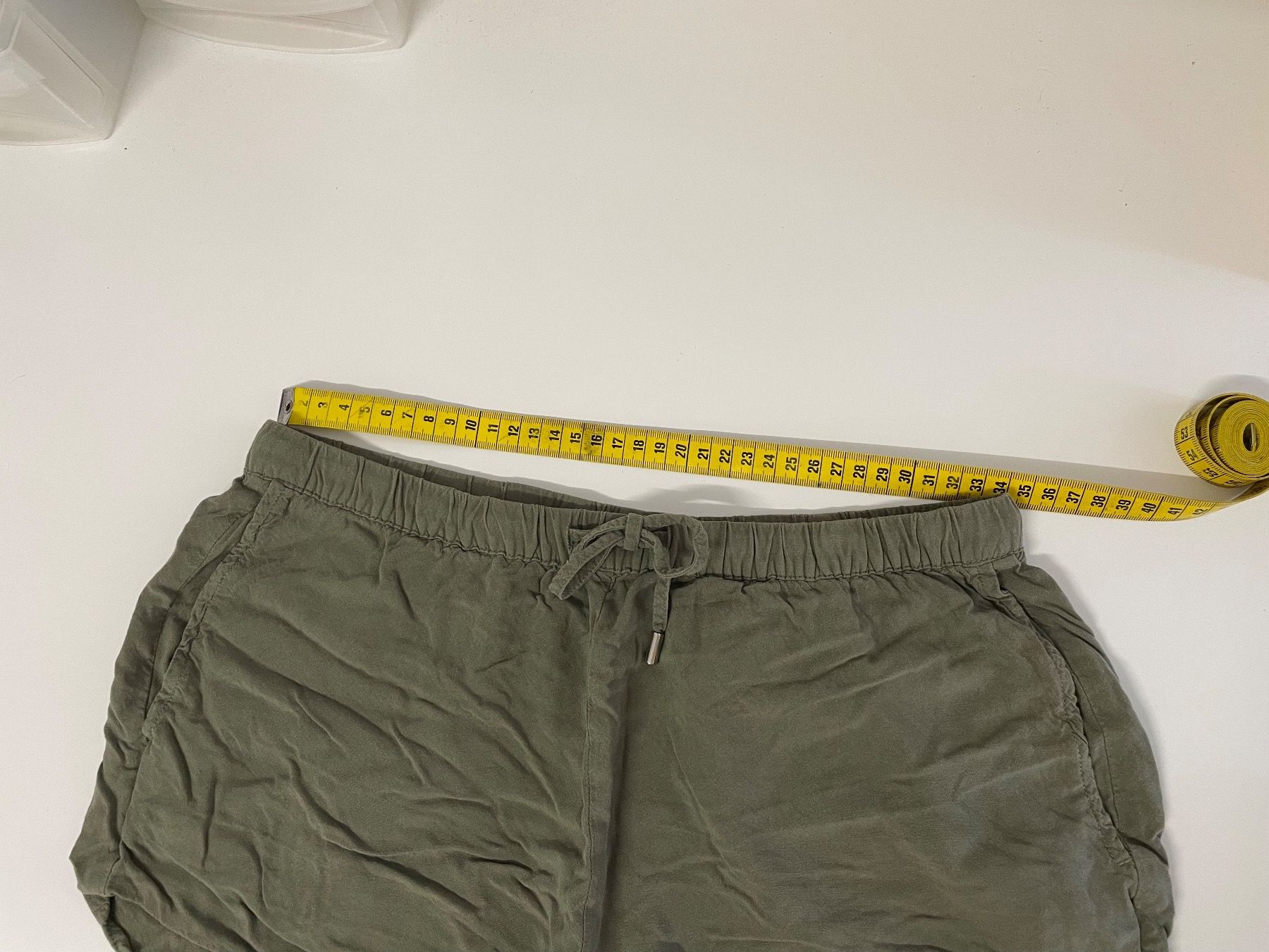 H&M Pantaloni: H&M Shorts 2 Stück – Usato da Basel venduto da Robyn20 4
