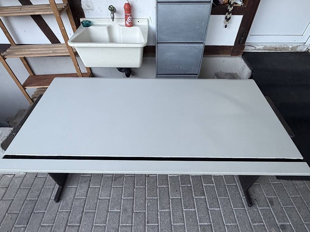 Tavoli: Büro Tisch – Usato da Jegenstorf venduto da jeti 1