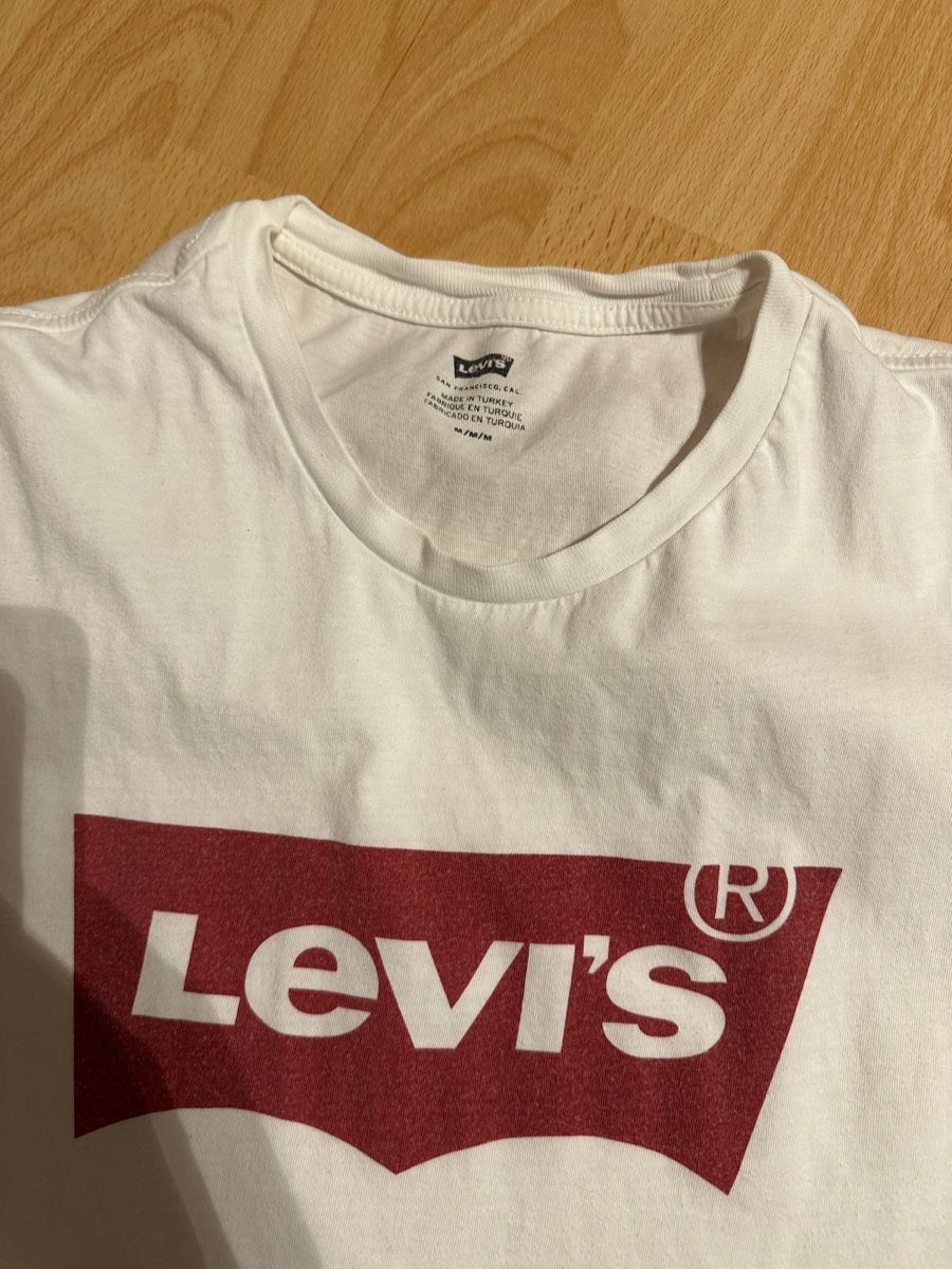 Levi's T-shirt: Levis T-Shirt 2x – Usato da Chur venduto da Sim7000 4