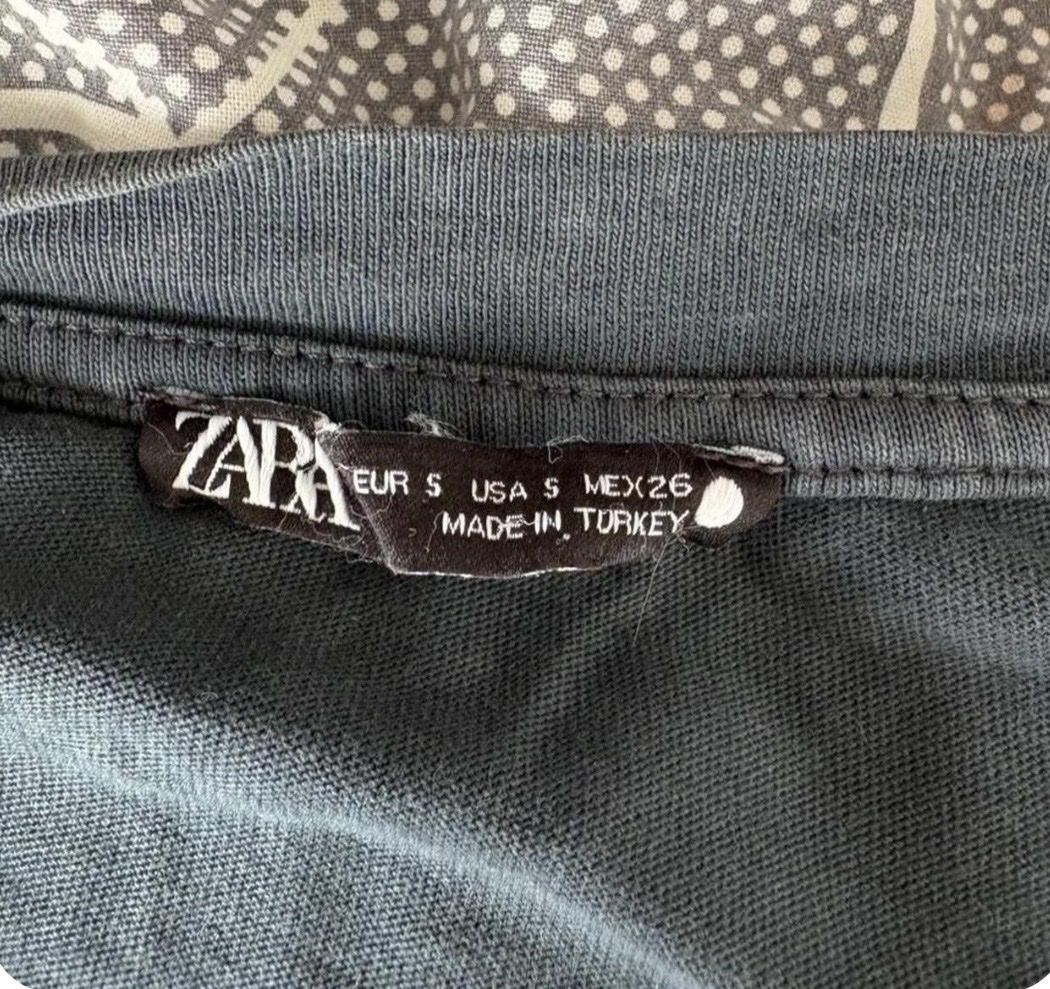Zara T-shirts: t-shirt avec collier – D'occasion à Ardon par loanneroch 1