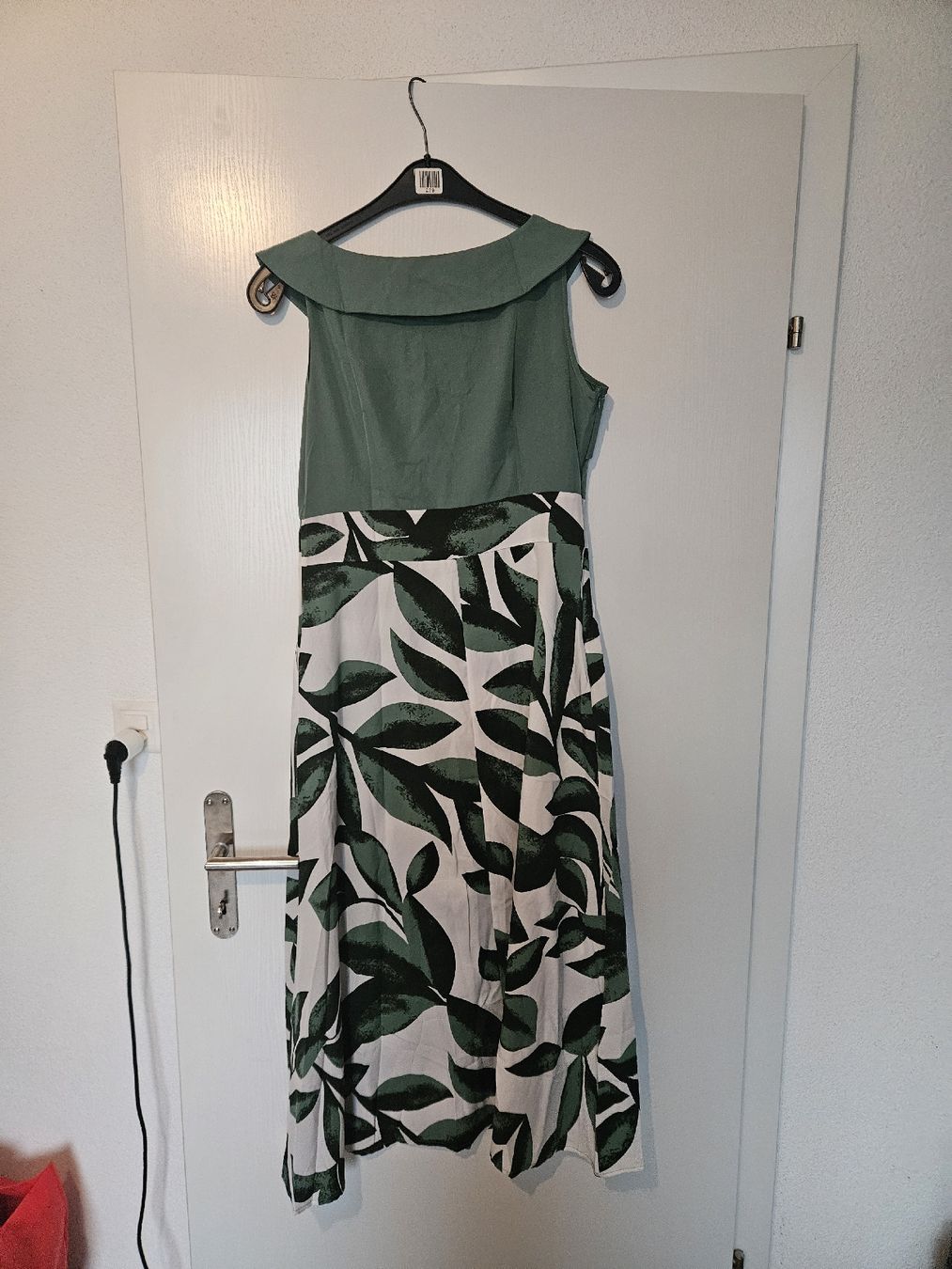 Vestiti: Sommerkleid mit Blätterprint – Nuovo e nell'imballaggio originale da Hergiswil LU venduto da val_58nl