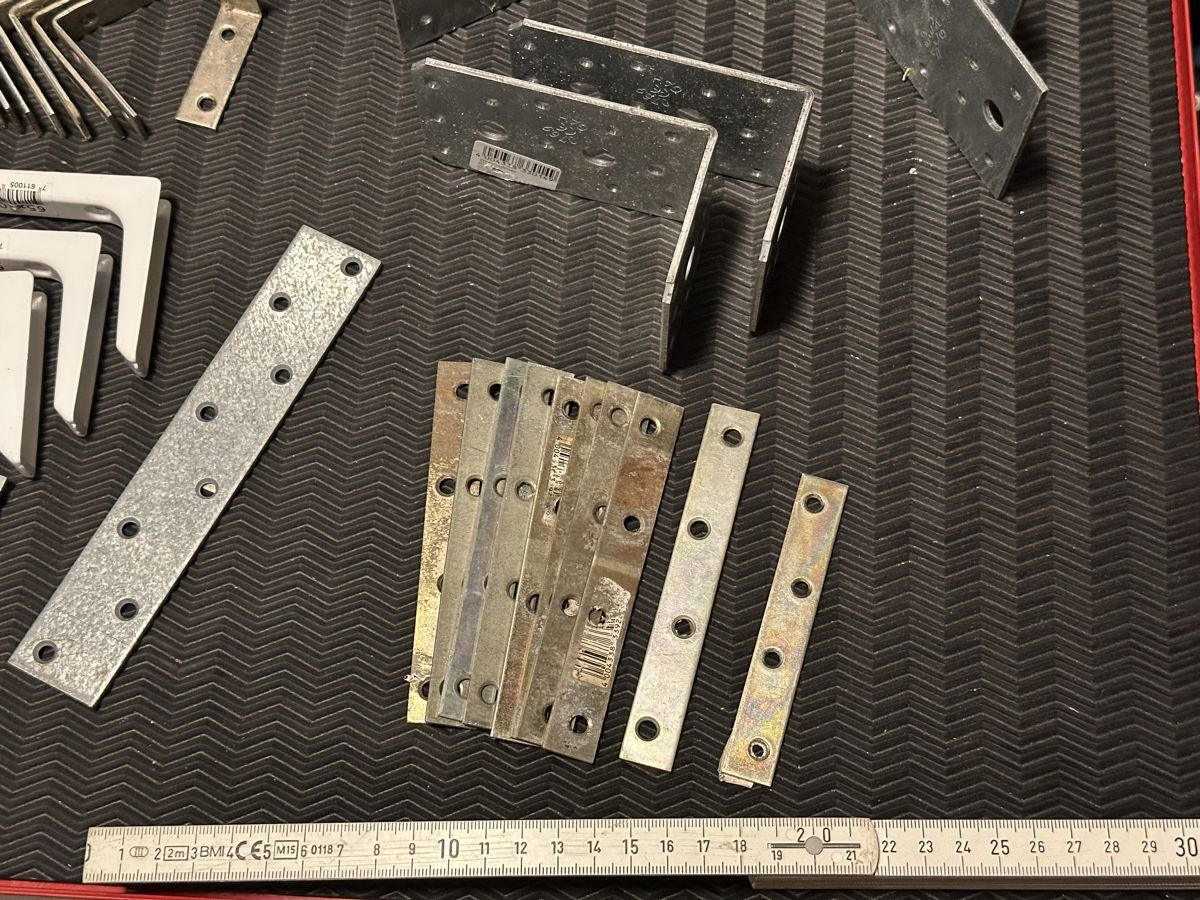 Ferramenta: Lot d'équerres de fixation diverses – Usato da Promasens venduto da Toblerone83 3