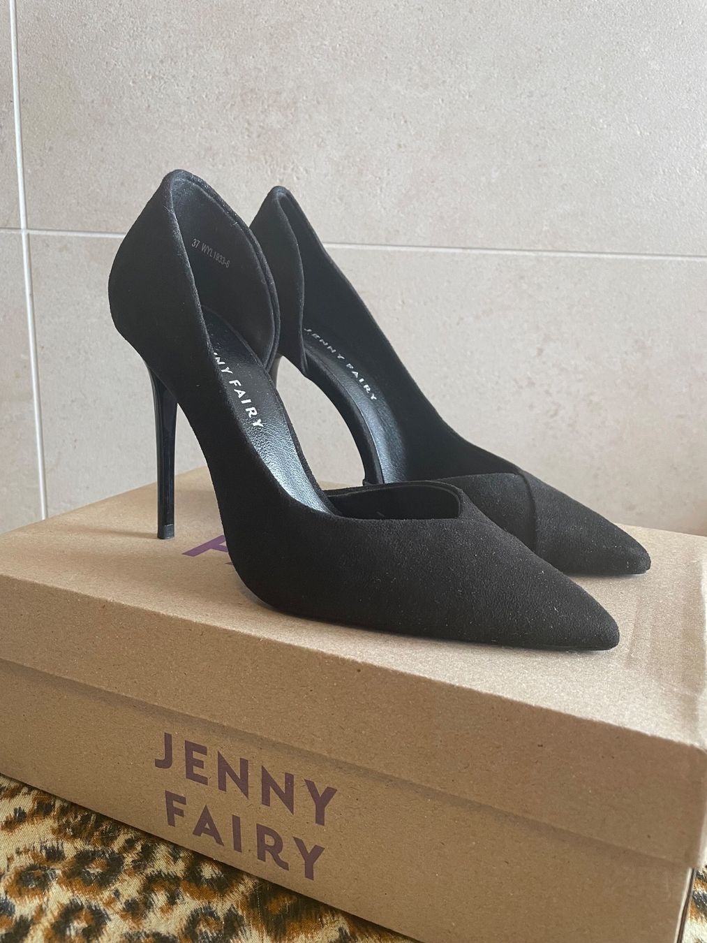 Scarpe da donna: Chaussures à talon noires – Usato da Viganello venduto da Serasia