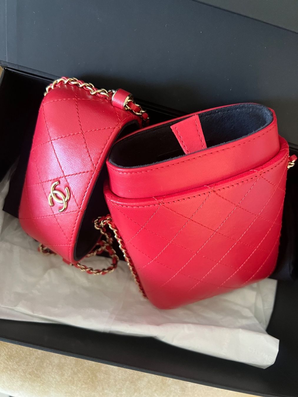 Chanel Borse da donna: Sac Chanel en cuir – Usato da Lutry venduto da roxypoxy 6