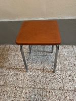 Petit tabouret vintage carré, couleur marron des années 70