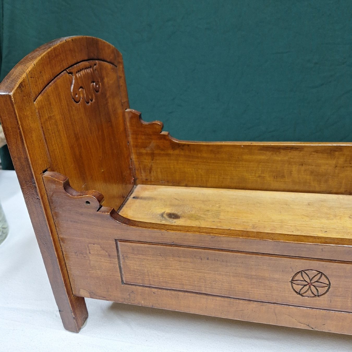 Articoli in legno: Nostalgische,  hübsche, kleine Holz Wiege – Usato da Winterthur venduto da Goldpipau 2