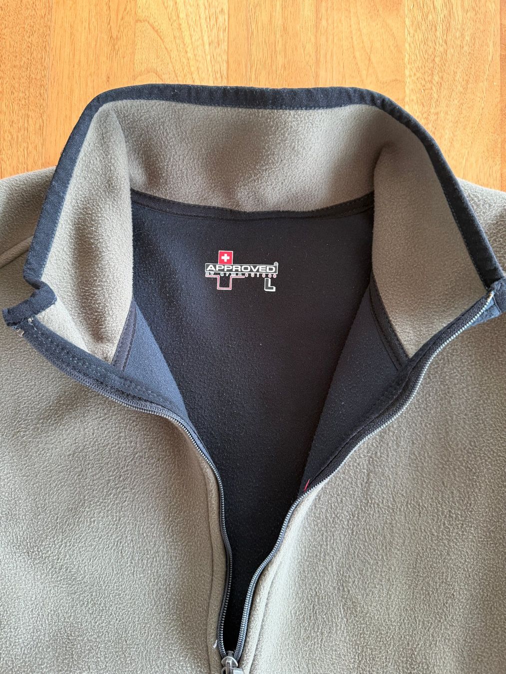 Schweizer Armee Uniformi: Fleece Jacke Schweizer Armee – Usato da Sargans venduto da 7320 1