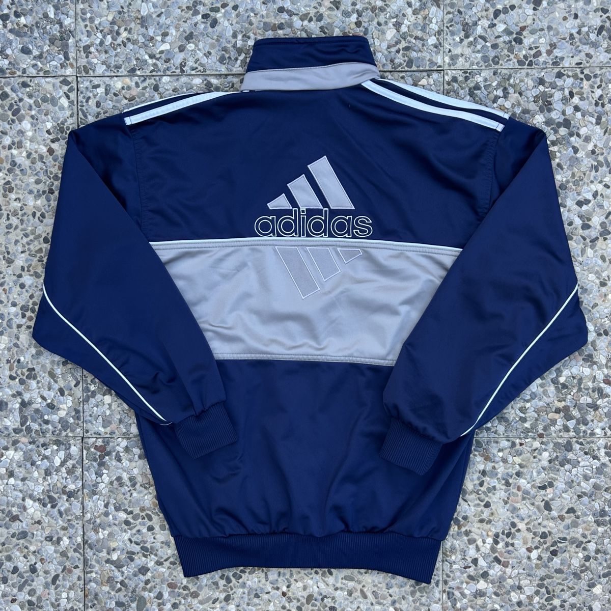 Adidas Giacche: Vintage Adidas embroidered Track Jacket – Usato da brent venduto da fukusapes 2