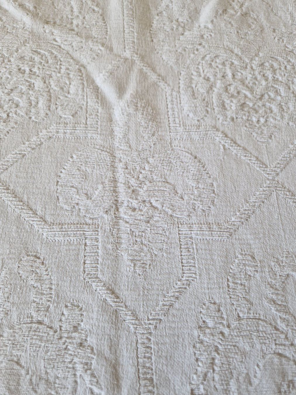 Altra biancheria da tavola: Weisse  Tischdecke mit Fransen 140x160cm – Usato da Bern venduto da Antikbatik 6