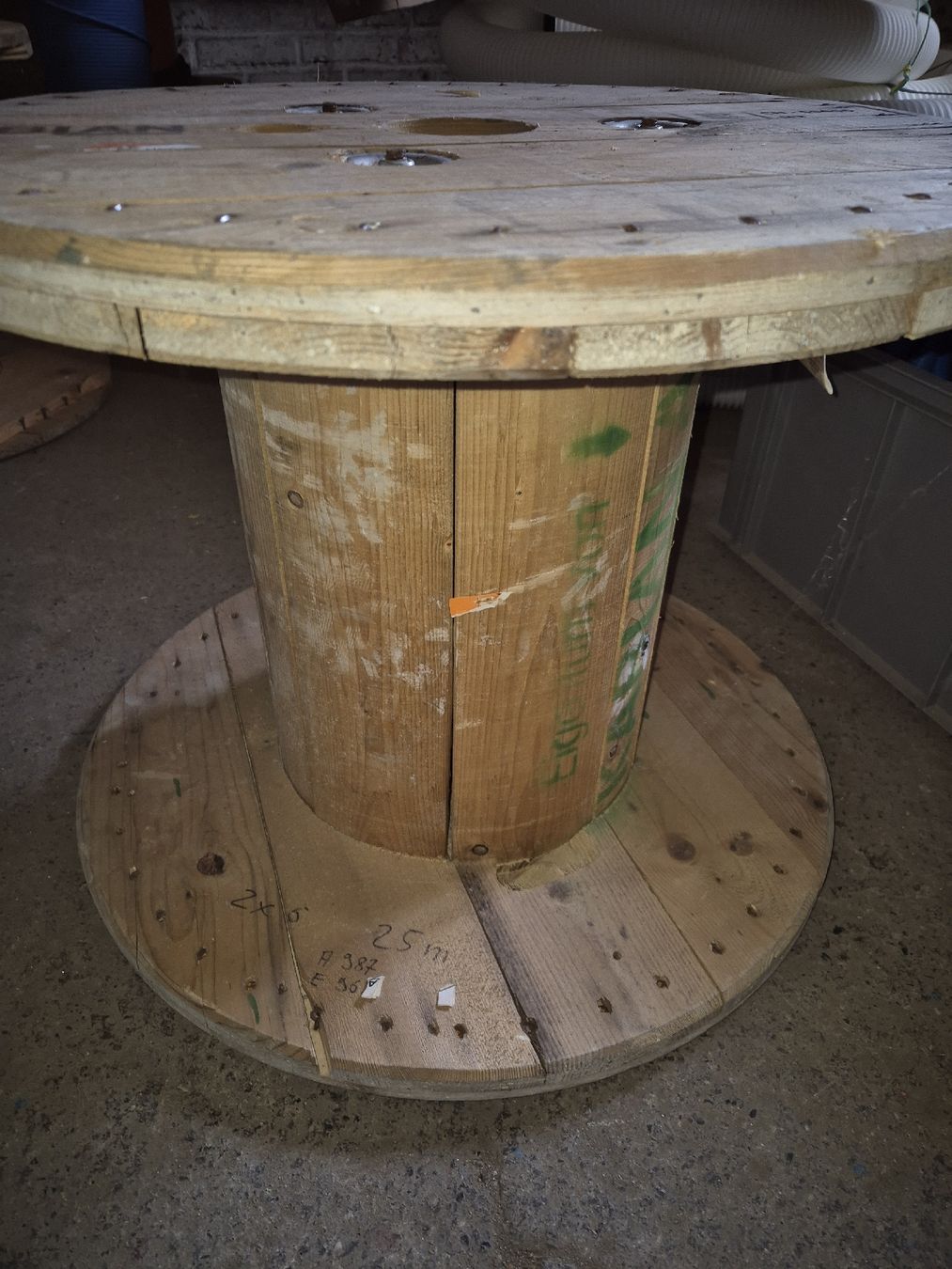 Tutte le decorazioni: Holzspule als Tisch oder Deko, rustikal & einzigartig – Usato da Escholzmatt venduto da Ingenieur_1 1